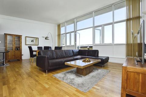 2 bedroom flat for sale, Jedburgh Road, Plaistow