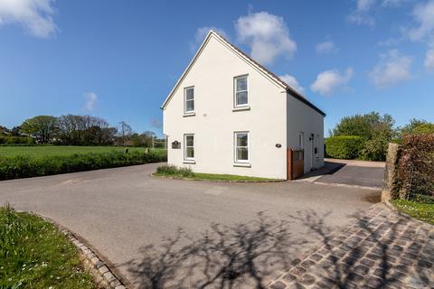 3 bedroom detached house to rent - Trinity Manor, La Rue Des Monnieres, Trinity, Jersey. JE3 5DD