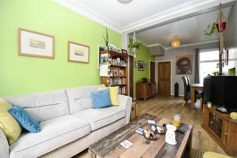 2 bedroom terraced house for sale, Chaucer Street, Hull