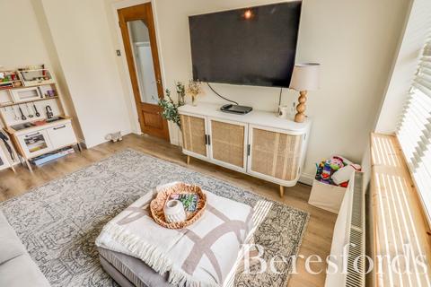 3 bedroom semi-detached house for sale, Walkers Close, Chelmsford, CM1