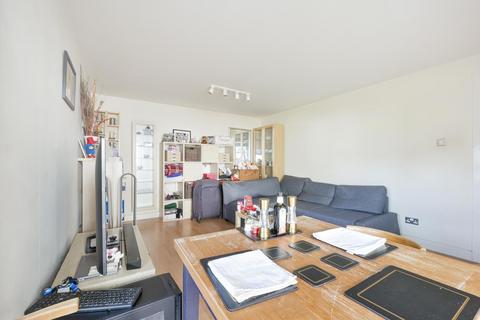 Barrier Point, London, E16