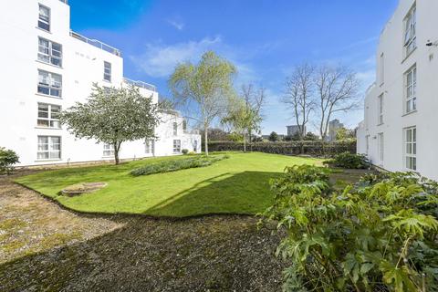 2 bedroom apartment for sale, Barrier Point, London, E16
