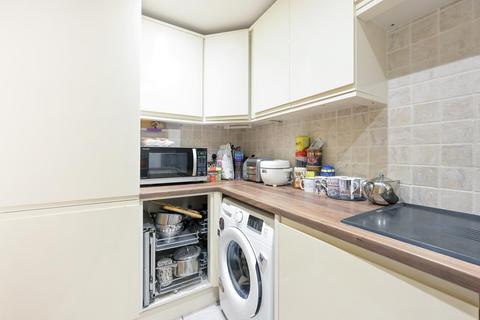 2 bedroom apartment for sale, Barrier Point, London, E16