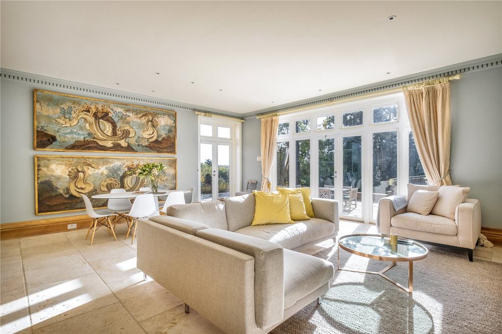 Breakfast Room