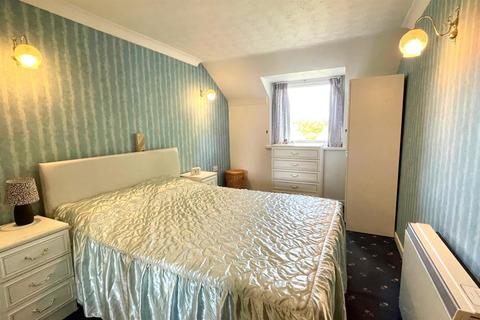 1 bedroom retirement property for sale, Penrhyn Avenue, Rhos On Sea, Colwyn Bay