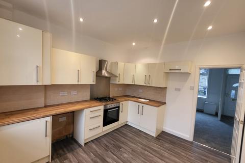 3 bedroom terraced house to rent, Townsend Street, Waterfoot BB4