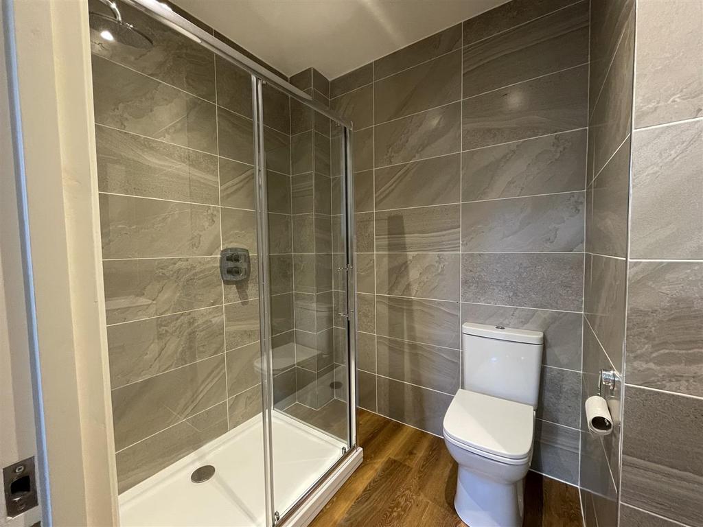 Ensuite (1).JPG