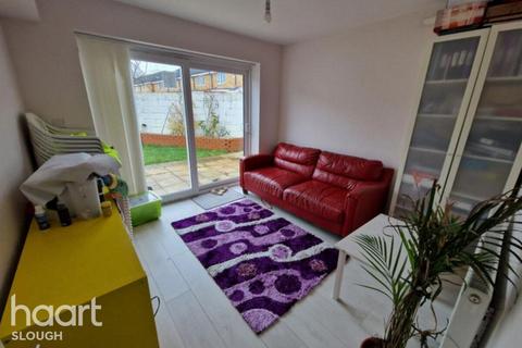 1 bedroom apartment to rent, The Cherries, Slough