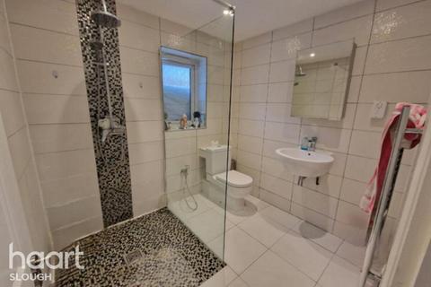 1 bedroom apartment to rent, The Cherries, Slough