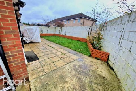 1 bedroom apartment to rent, The Cherries, Slough