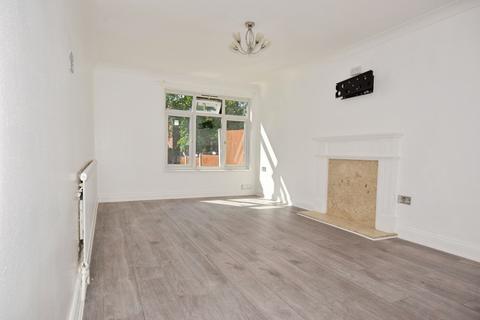 4 bedroom terraced house to rent, Clayburn Circle Basildon SS14