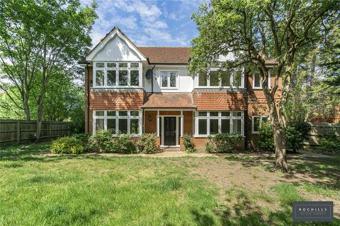Hersham Road, WALTON-ON-THAMES, Surrey, KT12