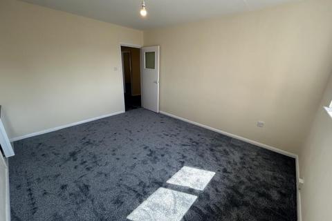 2 bedroom flat to rent, High Street, Barnstaple, EX31 1HX