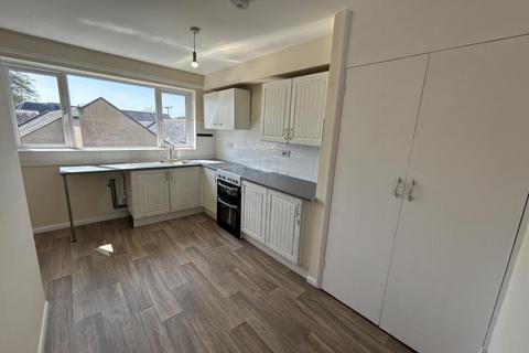 2 bedroom flat to rent, High Street, Barnstaple, EX31 1HX