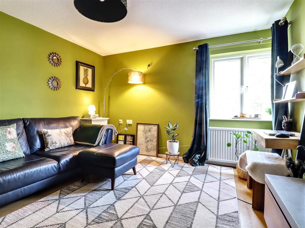 Sitting/dining room