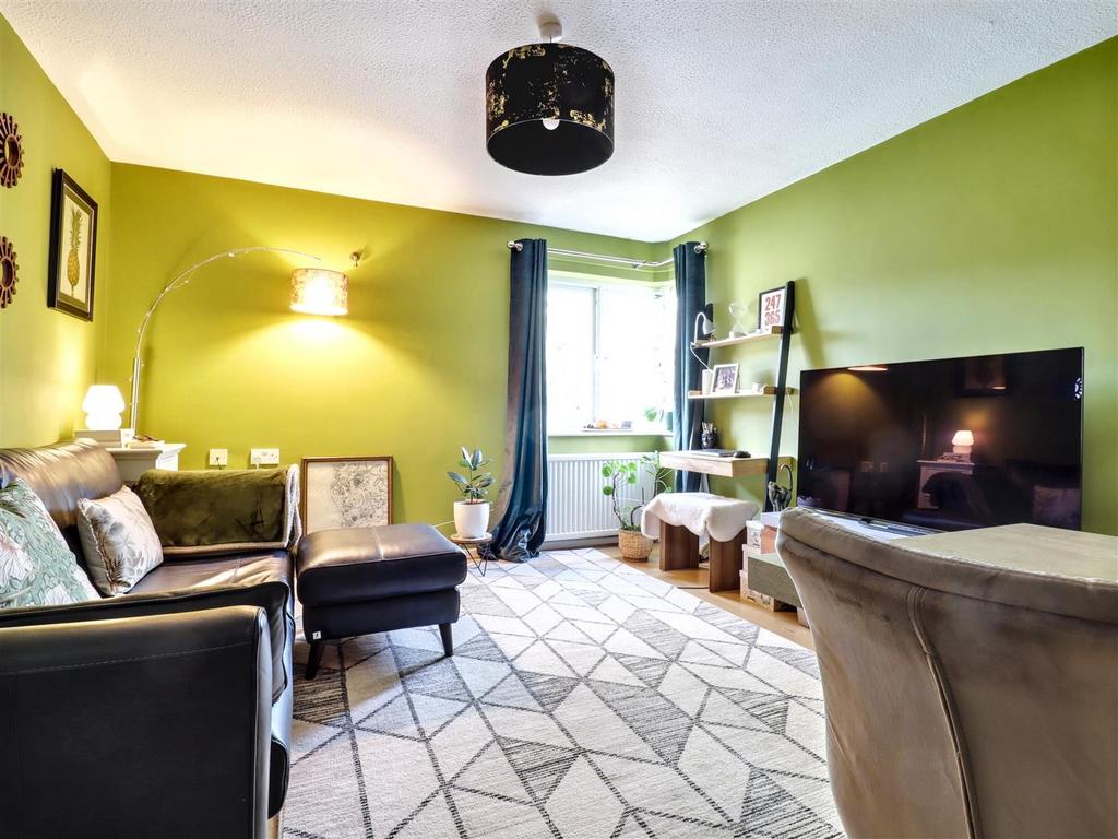 Sitting/dining room