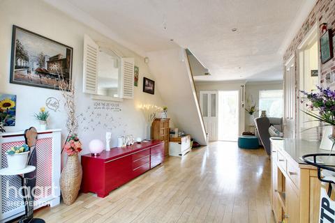 3 bedroom end of terrace house for sale, Magdalene Road, Shepperton