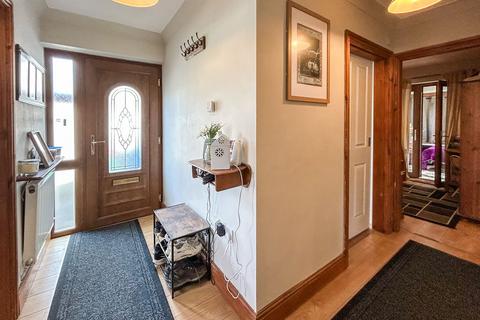 2 bedroom detached bungalow for sale, Maes Hir, Corwen