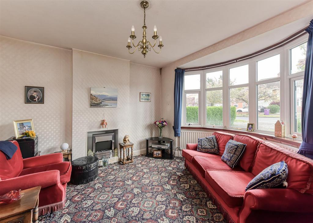 36 Oxbarn Avenue-lounge.jpg