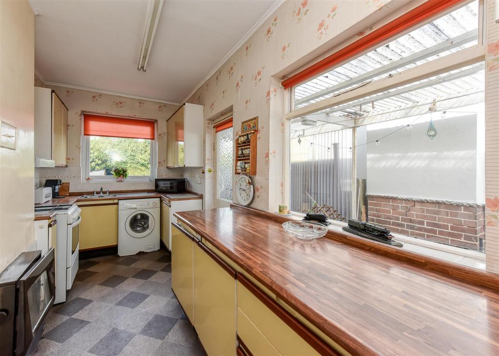 36 Oxbarn Avenue-kitchen.jpg