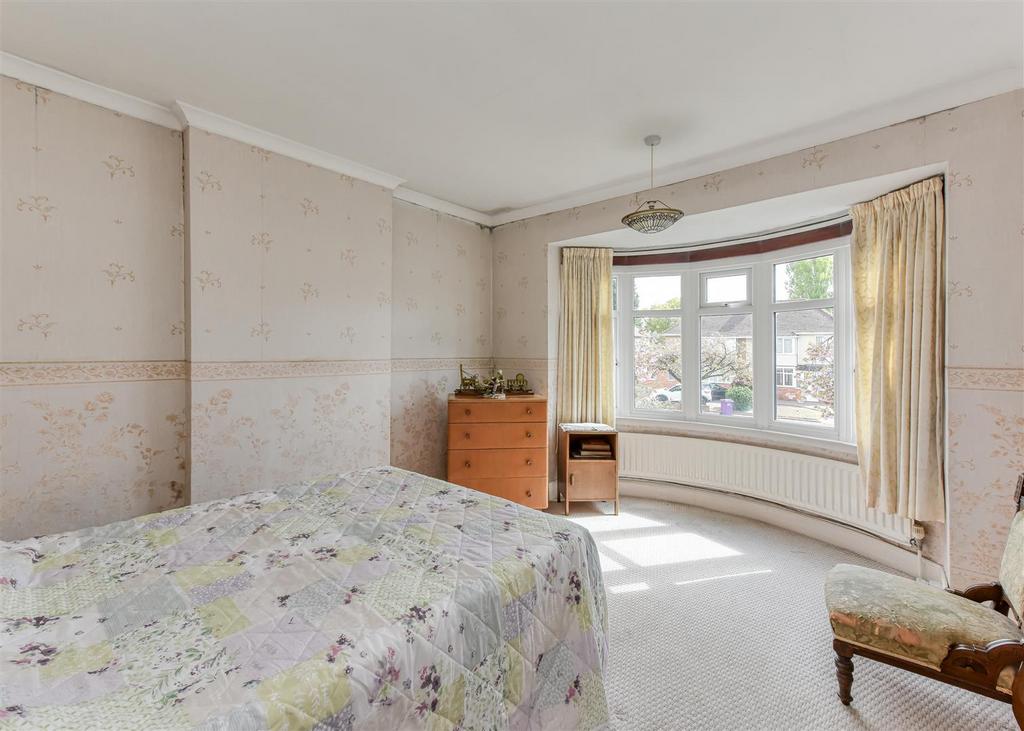 36 Oxbarn Avenue-bed1.jpg