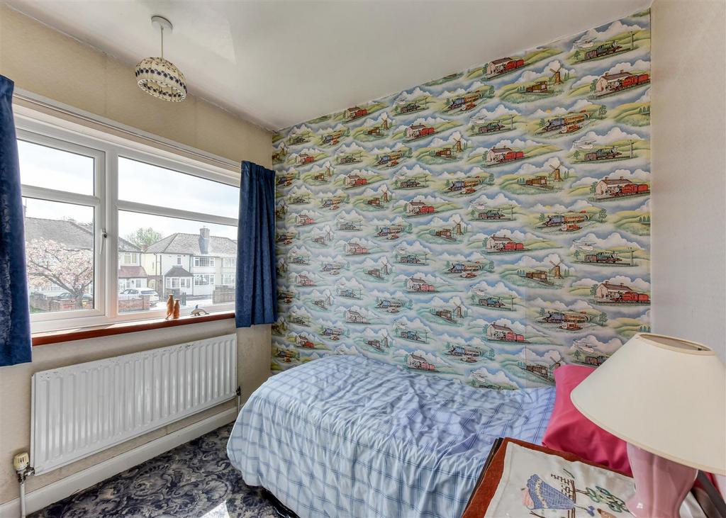 36 Oxbarn Avenue-bed3.jpg
