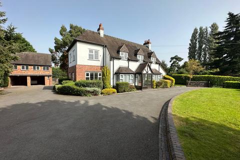 4 bedroom detached house to rent, Watford Gap Road, Lichfield WS14