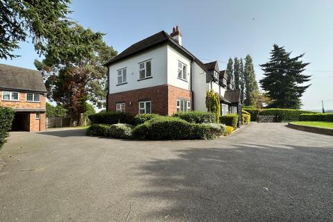 4 bedroom detached house to rent, Watford Gap Road, Lichfield WS14