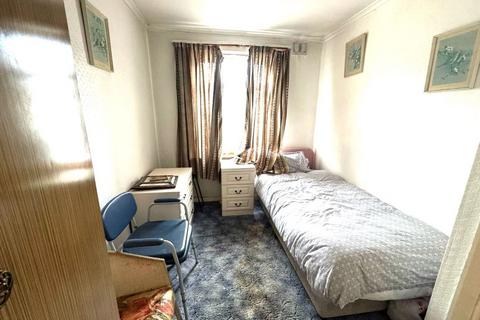 238 Sydney Road, London, N10 2RS