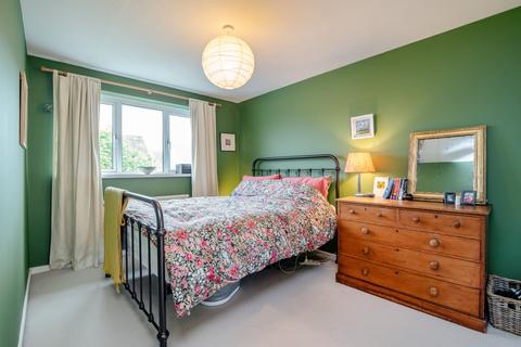 90 Alexander Drive, Cirencester, GL7 1UJ