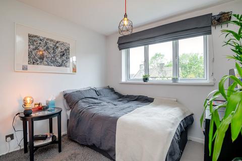 90 Alexander Drive, Cirencester, GL7 1UJ