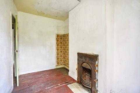 57 Arnold Road, Nottingham, NG6 0DN