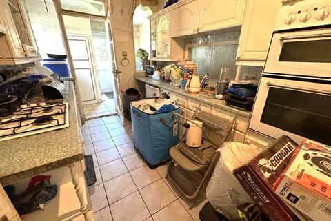 4 bedroom end of terrace house for sale, 43 Dovercourt Avenue, Thornton Heath, CR7 7LJ