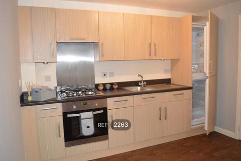2 bedroom apartment to rent, 32 Runnymede Lane, Kingswood, HU7 3AD