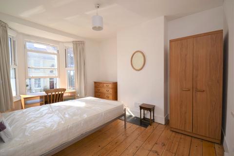 1 bedroom terraced house to rent, Crescent Road, East Sussex BN2