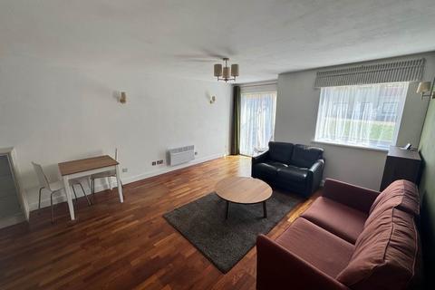 1 bedroom apartment to rent, Henke Court, Cardiff Bay,