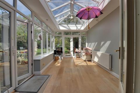 6 Riplingham Road, Kirk Ella, Hull, HU10 7TP