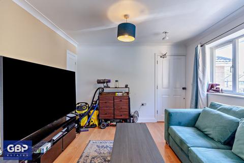 3, Alexandra Place Alexandra Road, Romford, RM1 2AH