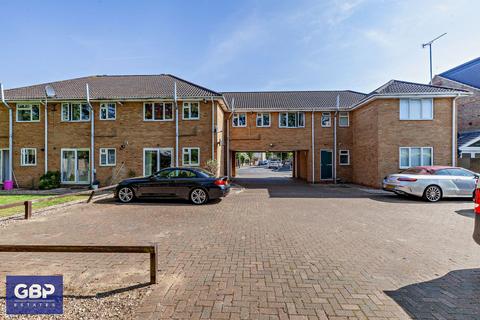 3, Alexandra Place Alexandra Road, Romford, RM1 2AH