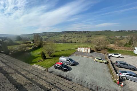 3 bedroom apartment to rent, 5 The Sun Apartments