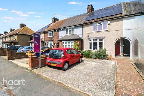 3 bedroom terraced house for sale, Goresbrook Road, Dagenham