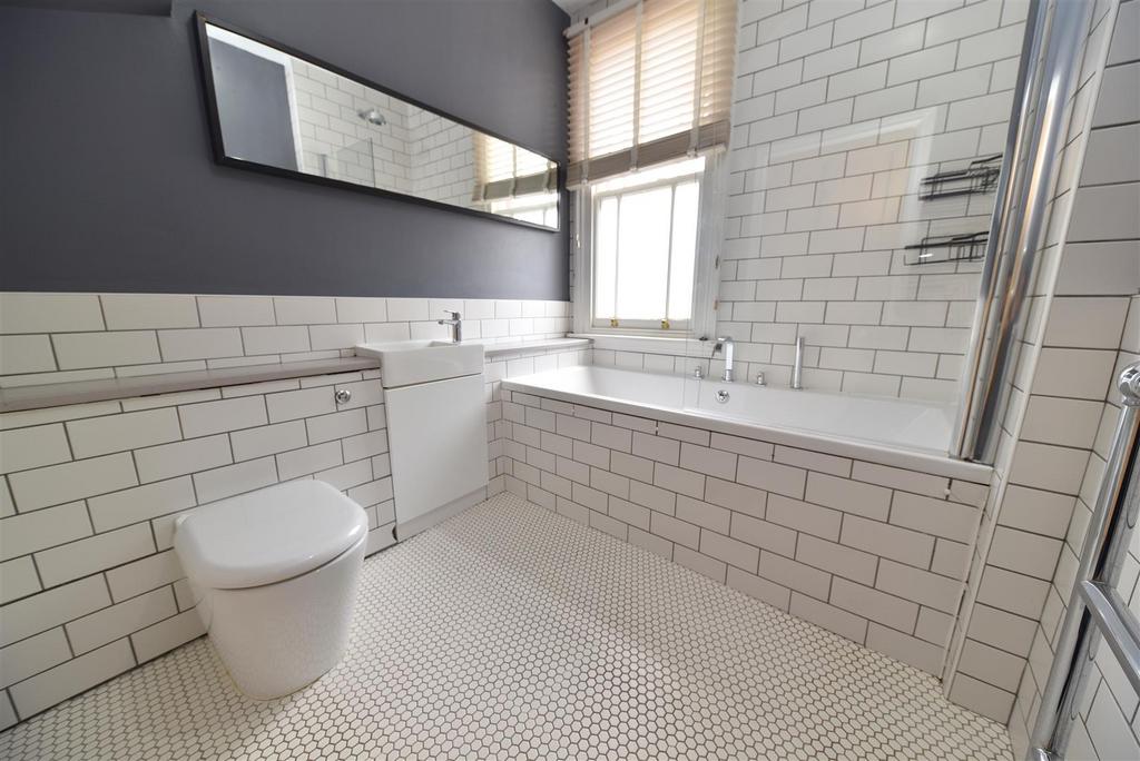 Bathroom1.JPG