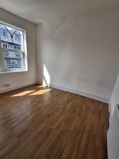 2 bedroom flat to rent, Leigh Road, London E6
