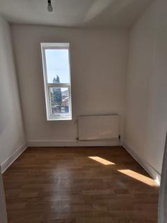 2 bedroom flat to rent, Leigh Road, London E6