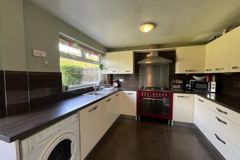 21 Villa Mount, Wyke, Bradford, BD12 9LD