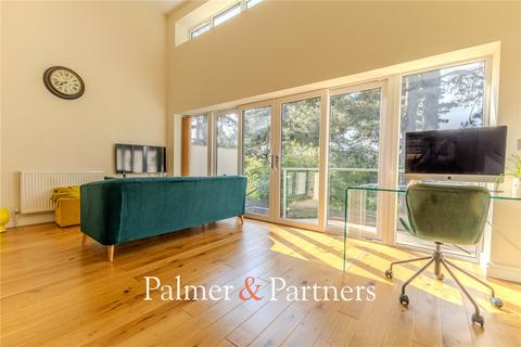 1 bedroom semi-detached house for sale, Langer Road, Felixstowe, Suffolk, IP11