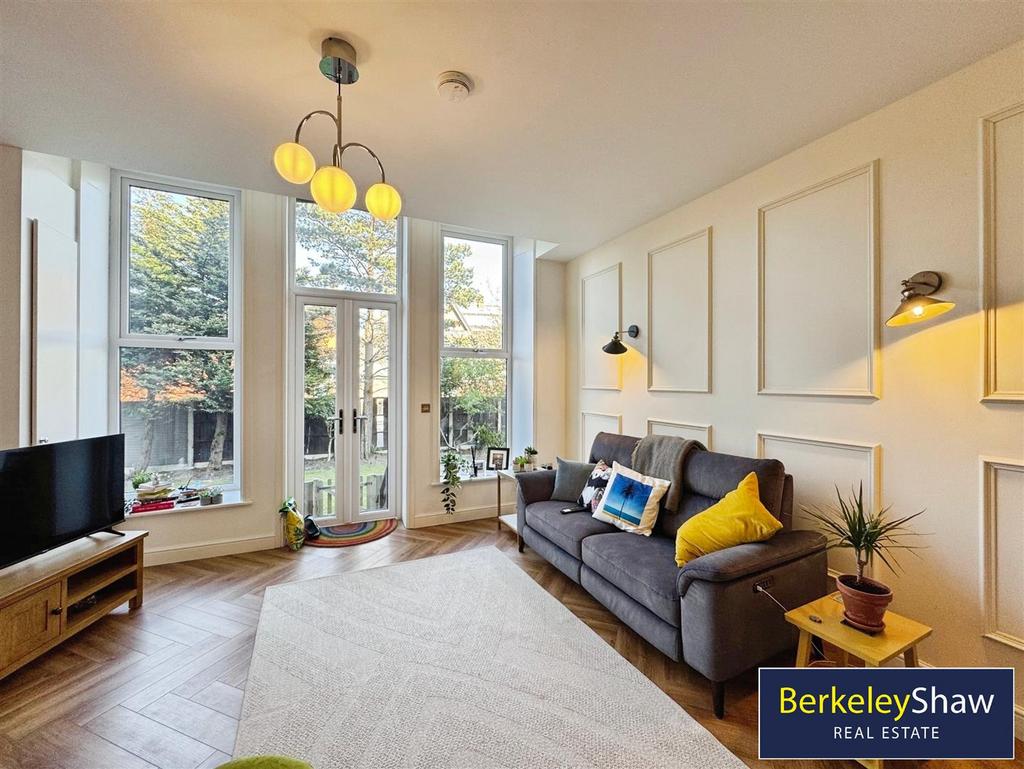 Living/dining area