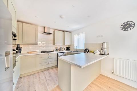 28 Hatton Way, Corsham, SN13 9UW