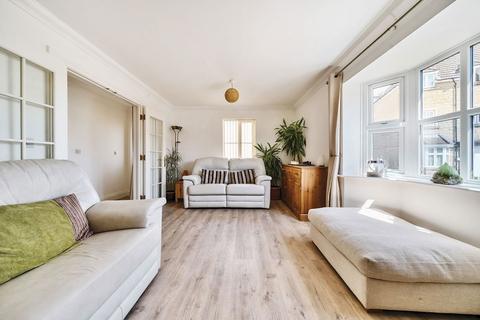 28 Hatton Way, Corsham, SN13 9UW