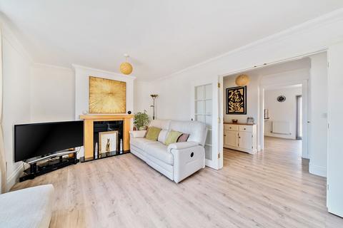 28 Hatton Way, Corsham, SN13 9UW